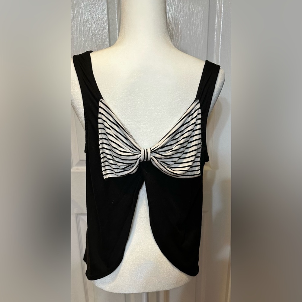 Mickey Mouse Disney Top Black White Parks Open Back Top Sleeveless Size Large